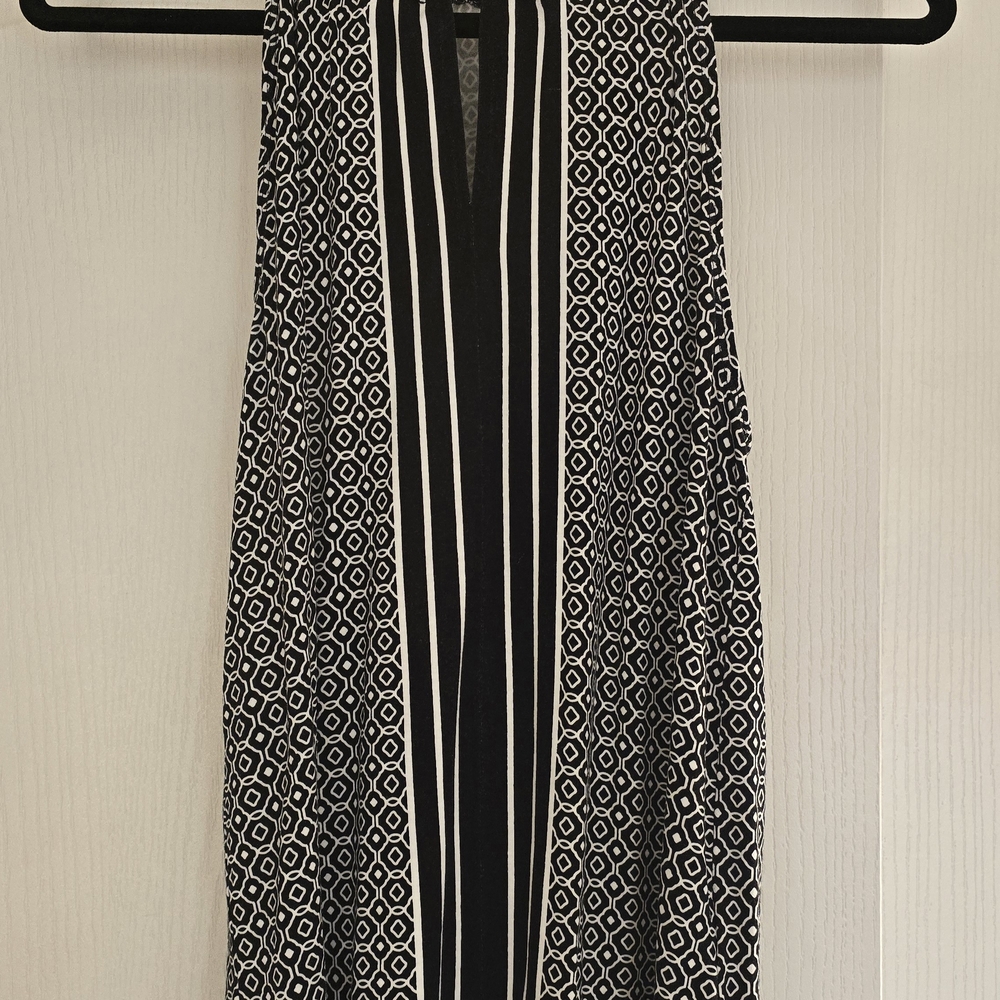 Max Studio Black and White Geometric Blouse